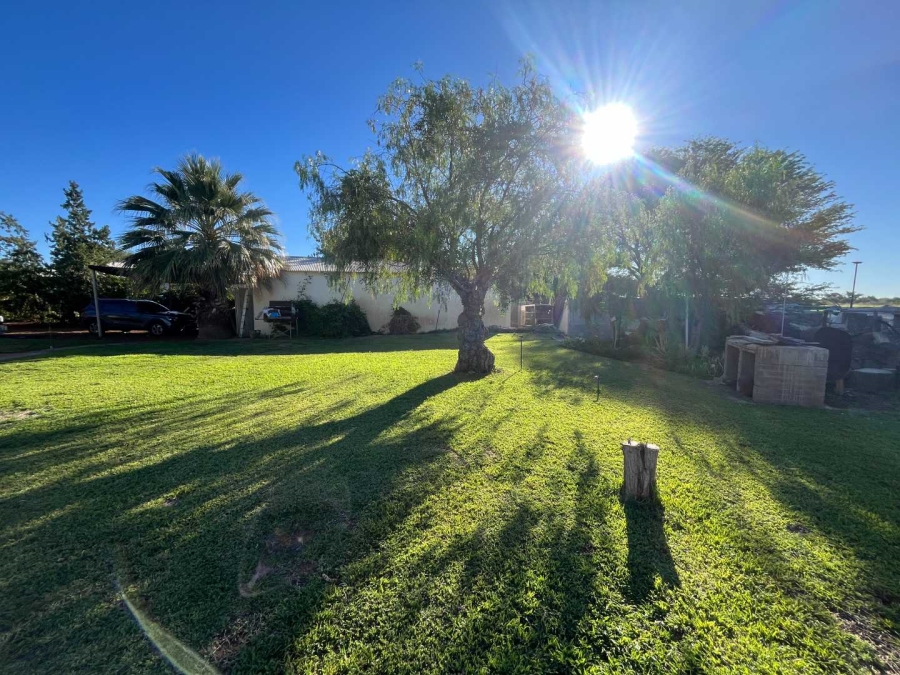 4 Bedroom Property for Sale in Kanoneiland Northern Cape